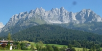 Wilder Kaiser mit Ackerlspietze 2331m (2. von rechts)